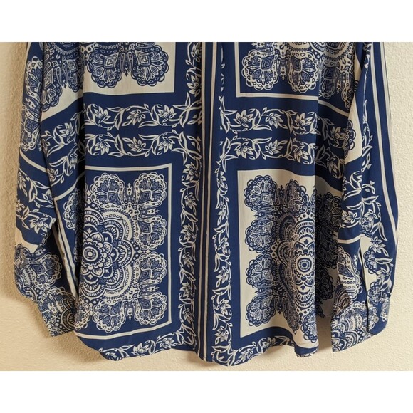 Tolani Onika Arabesque Top Blue White Long Sleeve Button Up Women's Size Medium - Picture 9 of 11